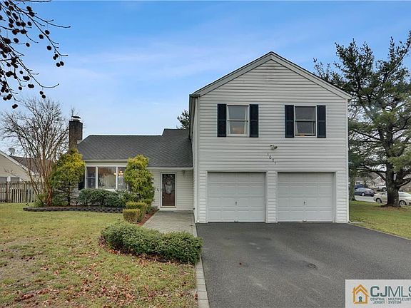 2nd image of 1071 Cavan Dr