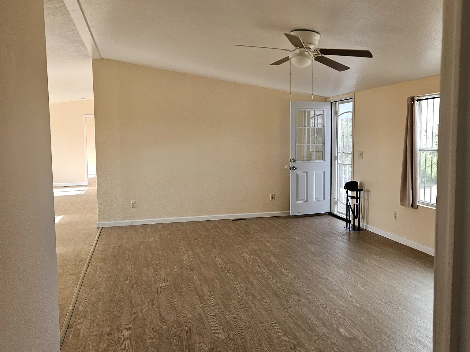 4 bed, 2000 sqft, $2,000 — Photo 2