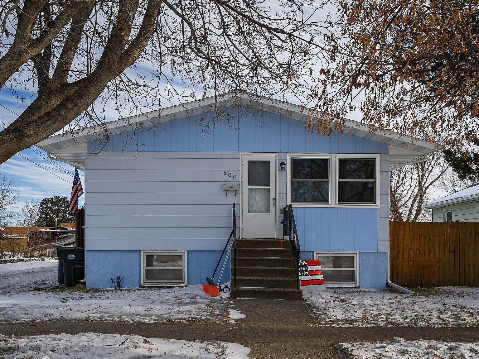 506 8th Ave SW, Mandan, ND 58554 | Zillow