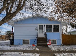 506 8th Ave SW, Mandan, ND 58554