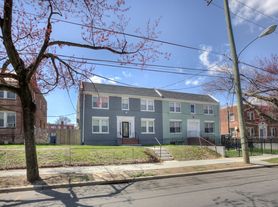 257 Newcomb St SE - Dilan Inv