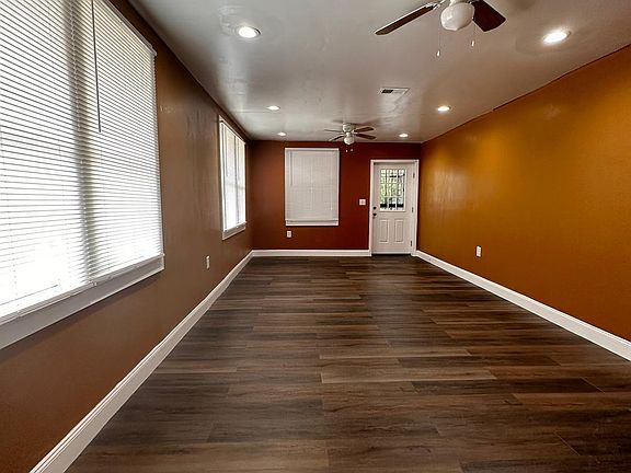 3rd image of 1018 W 23RD Street