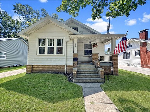 2nd image of 3213 Champaign Ave