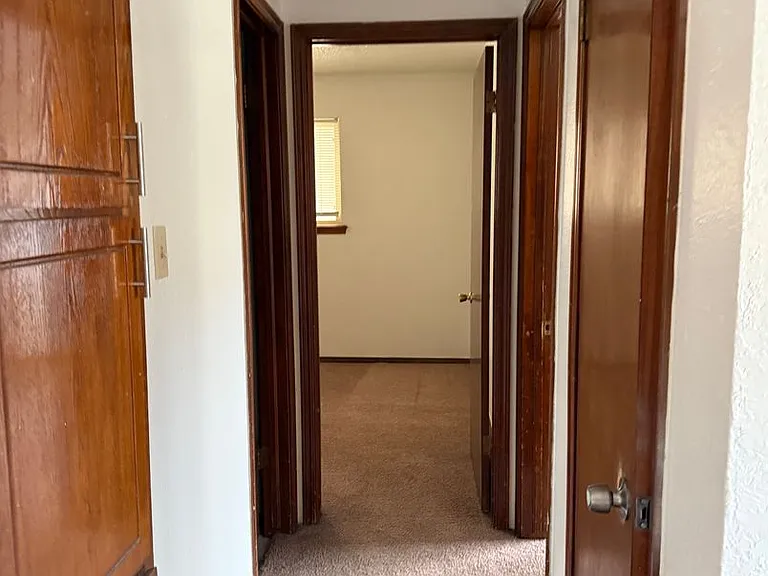 Fox Valley Apartments — Photo 34