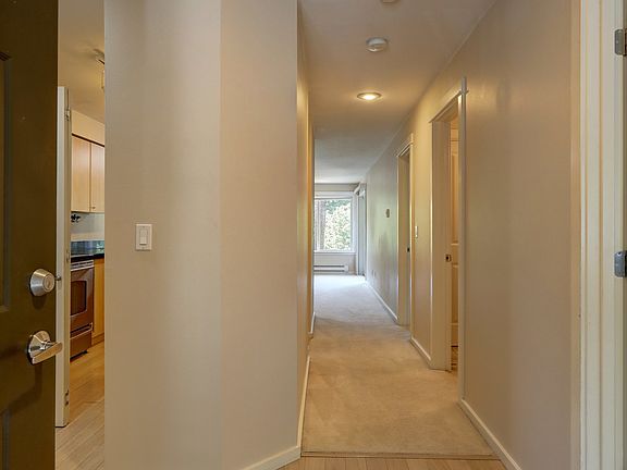 2nd image of 11211 NE 128th St APT K302