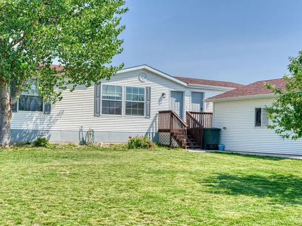 1006 Larkspur Ln, Gillette, WY 82716
