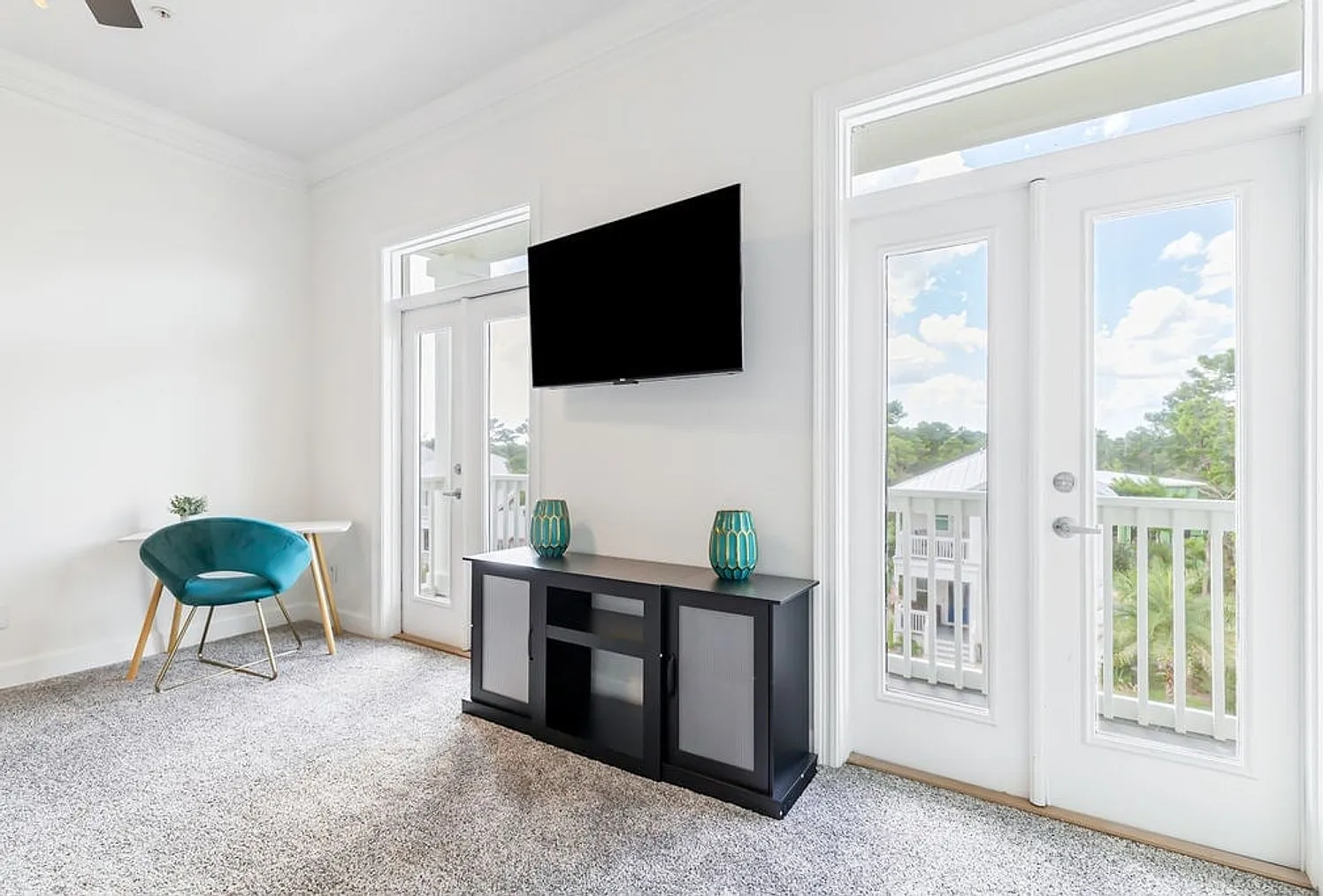5 bed, 5.0 bath, 3724 sqft, $4,332 — Photo 1