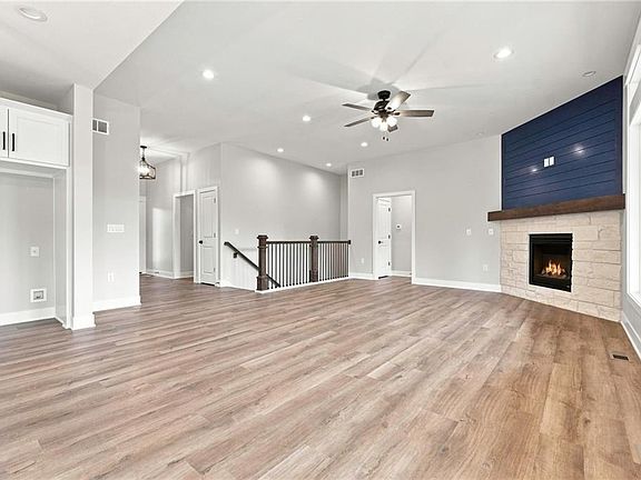 5th image of 903 Captain Merriman Dr