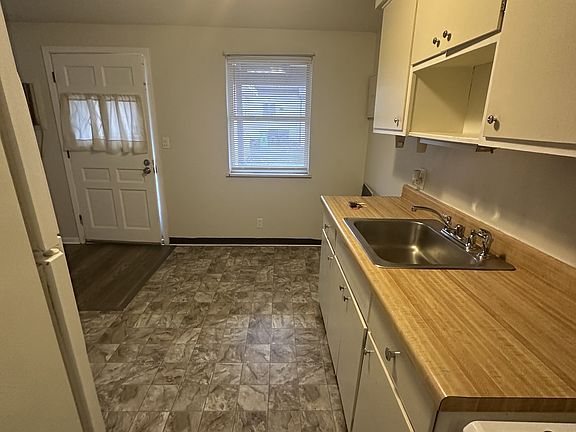 5th image of 491 Broadway Ave #489B