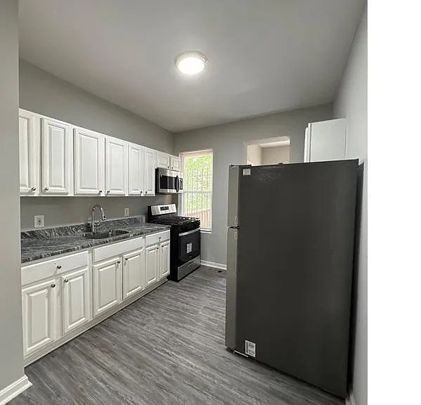 500 N Edgewood St — Photo 4