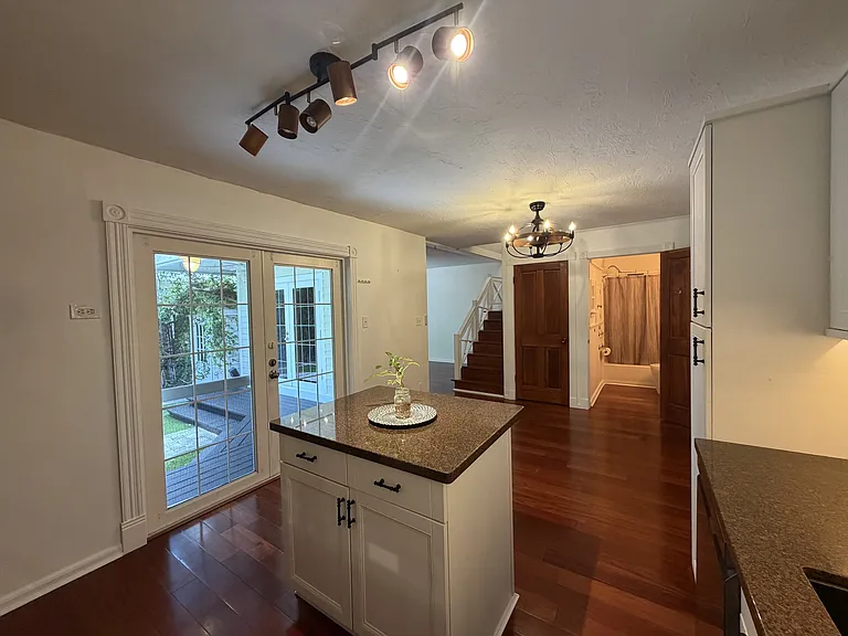 3318 Harriet Ave — Photo 6