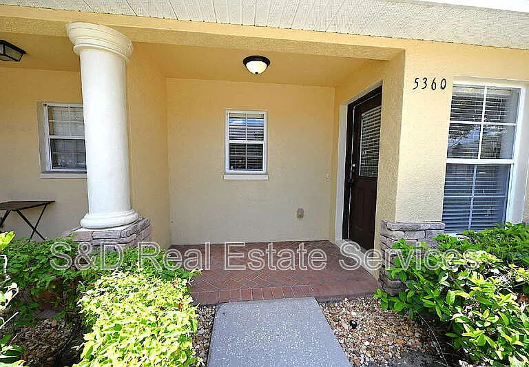 5360 River Rock Rd — Photo 2