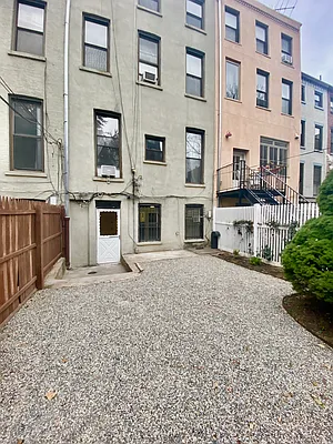 Rented by CMV Realty Inc. | media 22