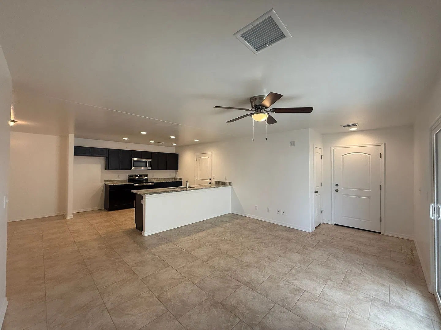 953 Berk Ave — Photo 4
