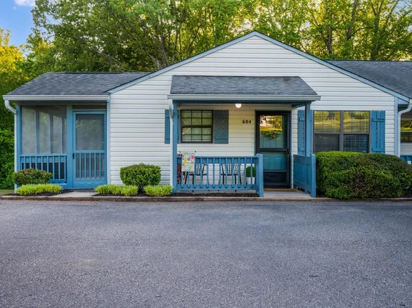 604 Goose Hollow Dr, Forest, VA 24551