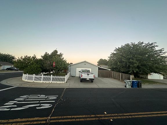 2nd image of 426 Orlando Ln