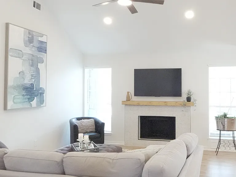3111 Double Lake Dr — Photo 4