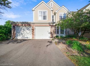 2206 Rossiter Pkwy, Plainfield, IL 60586