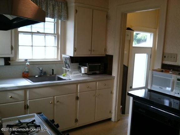 5th image of 103 White St