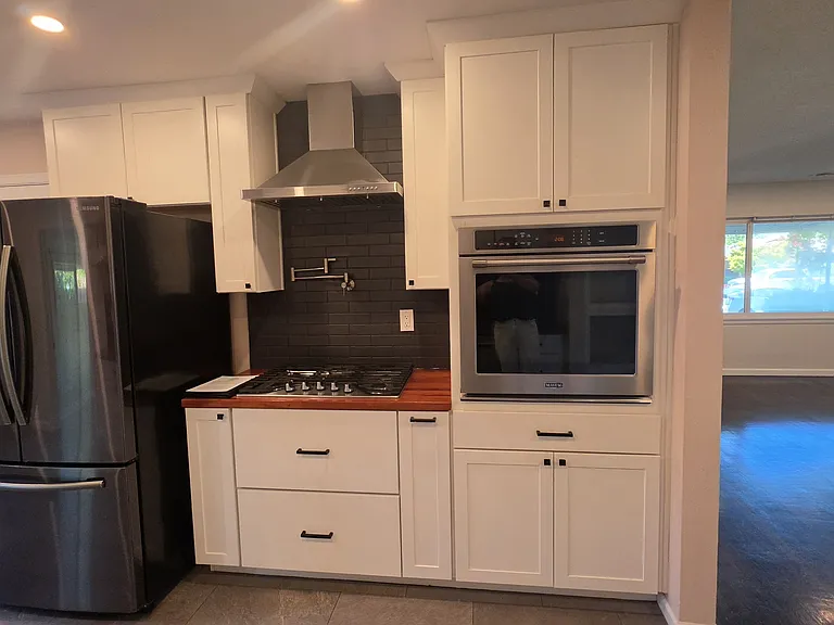 888 Glenn St — Photo 13