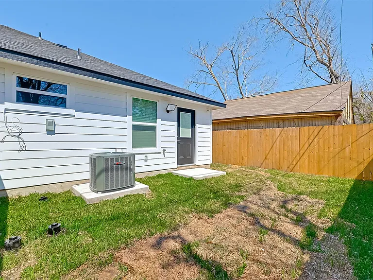 7339 Krueger Rd #A — Photo 39
