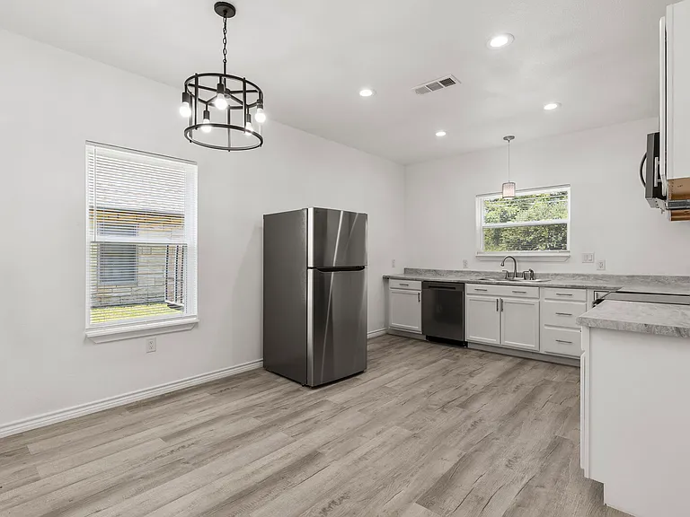 1215 Kellum St #1 — Photo 7