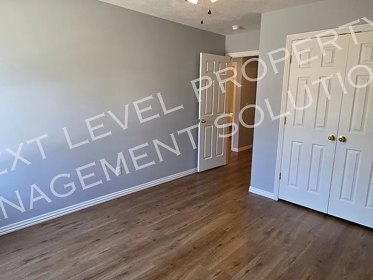 613 E Kimberly — Photo 20