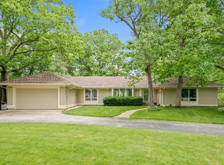 1355 Woodland Ln, Riverwoods, IL