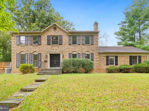 9126 Friars Rd, Bethesda, MD 20817
