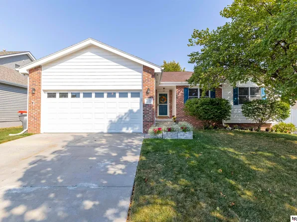 1118 NW Gary St, Lincoln, NE 68521