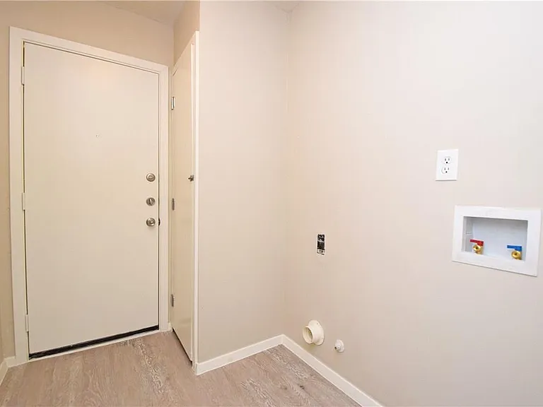 6400 Brookside Dr #B — Photo 16