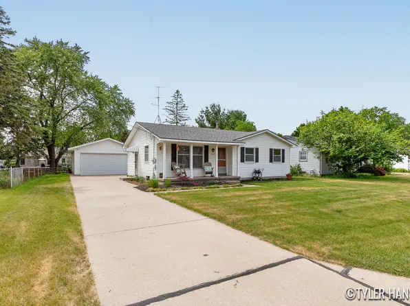 3923 Jupiter Ave NE, Grand Rapids, MI 49525