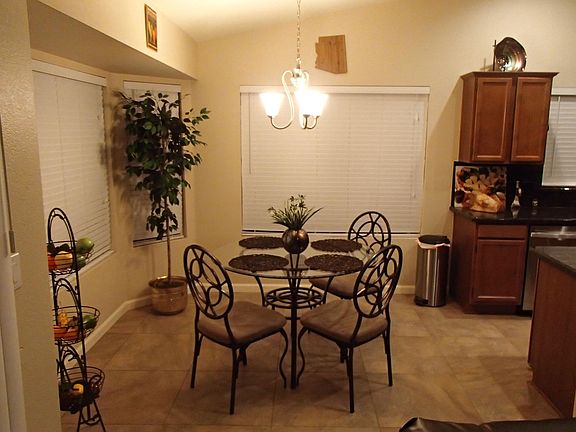 5th image of 1017 S Blossom Dr