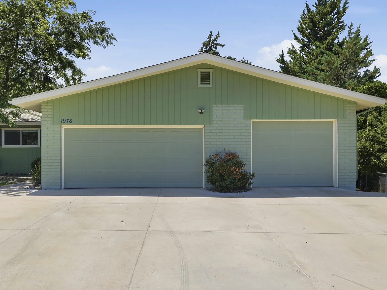 1978 Catalpa Circle - 1 — Photo 4
