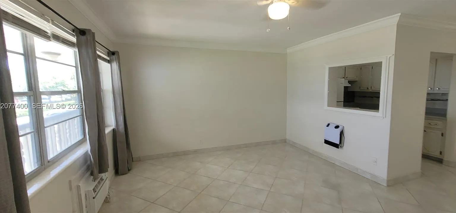 Salisbury Condos — Photo 2
