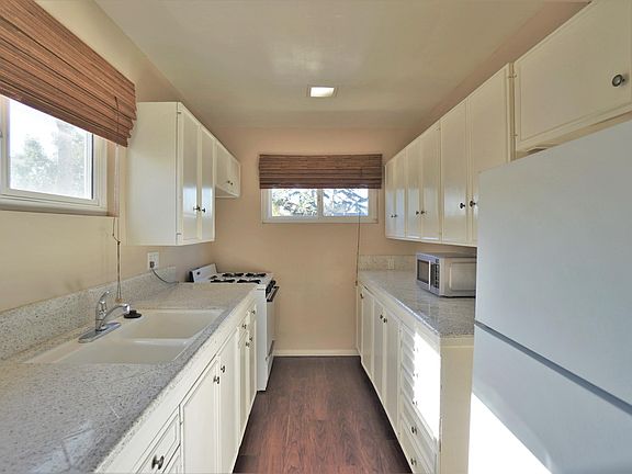 5th image of 4077 Lamont St APT 7