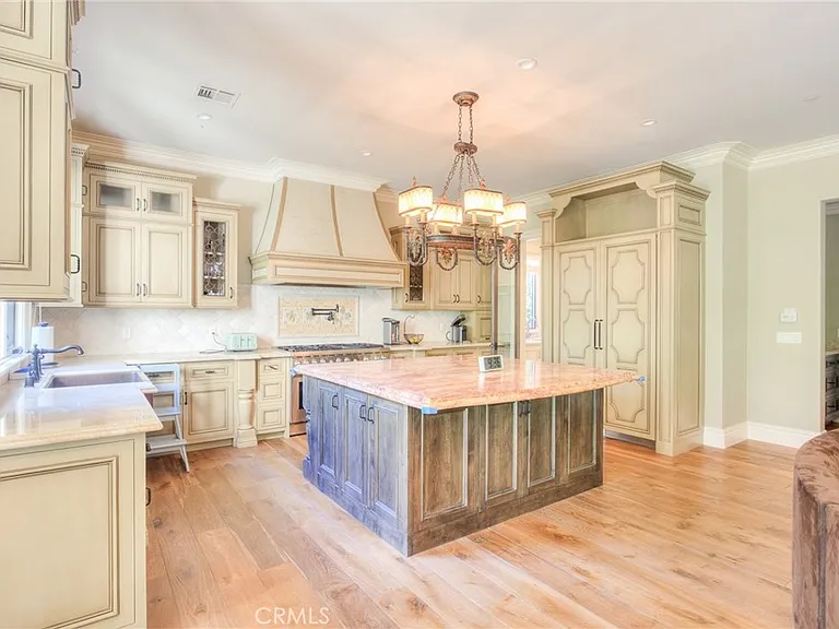 605 Walnut Ave — Photo 17