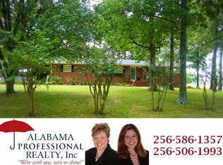 102 7th St NE, Arab, AL 35016
