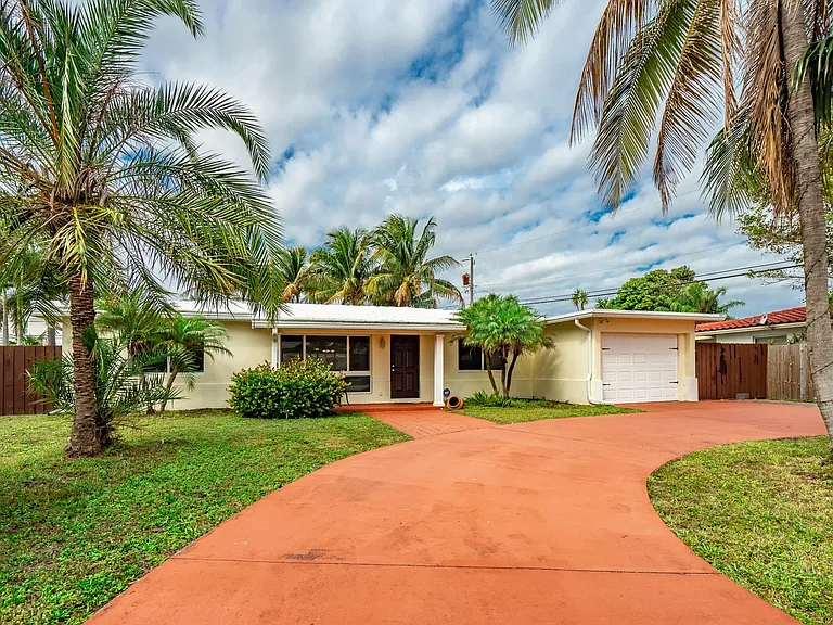 FRONT HOUSE