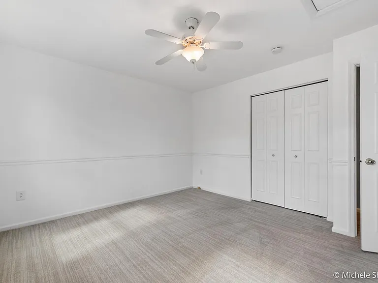 272 Yale Ct — Photo 7