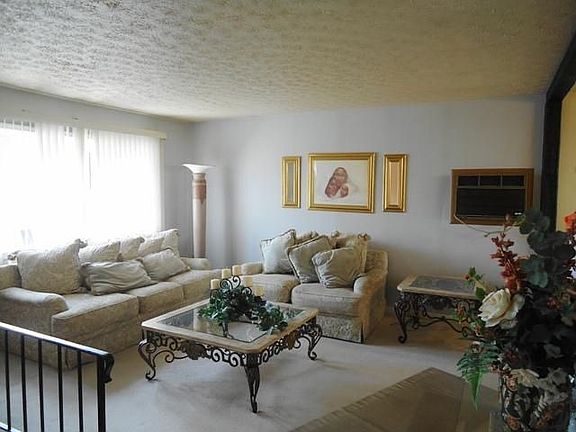 3rd image of 12153 Seaford Dr