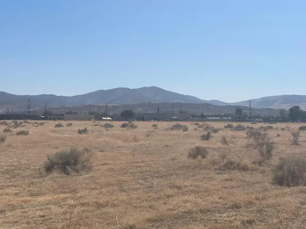 12 E Avenue P8, Palmdale, CA 93550