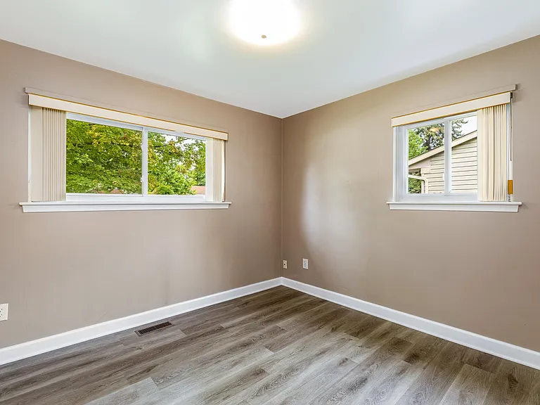 28550 Pierce St — Photo 10