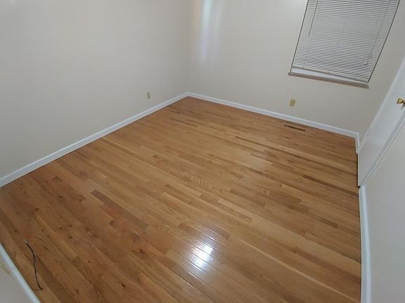 5th image of 10765 Mercury Dr