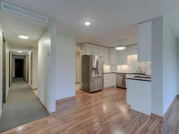 450 Ford Rd Unit 319, Saint Louis Park, MN 55426