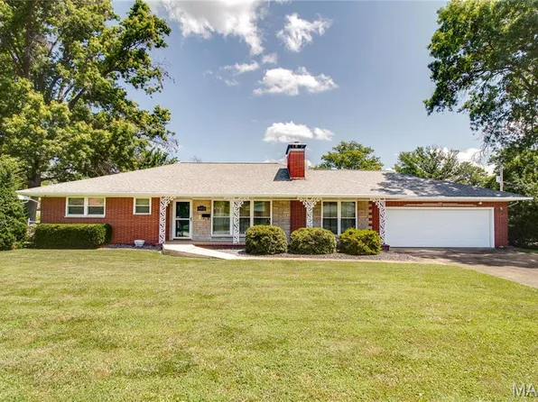 4401 Wedgewood Dr, Alton, IL 62002