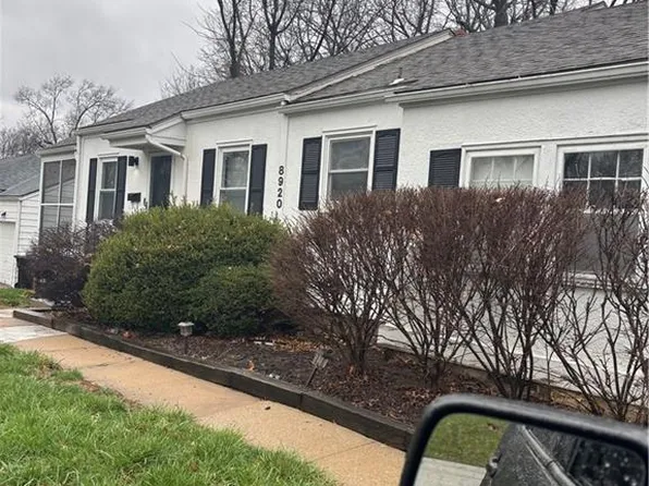 8920 Rose Ln, Raytown, MO 64133