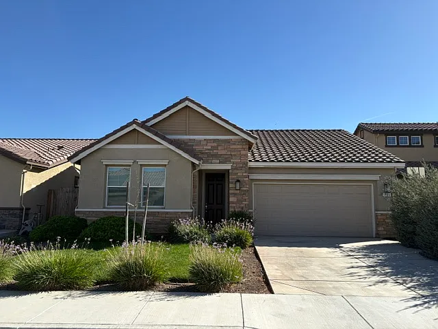 651 Pinelli Dr