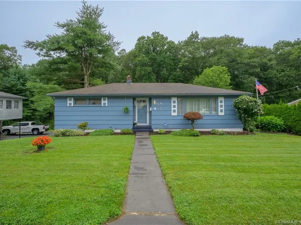 185 Parklawn Drive, Waterbury, CT 06708