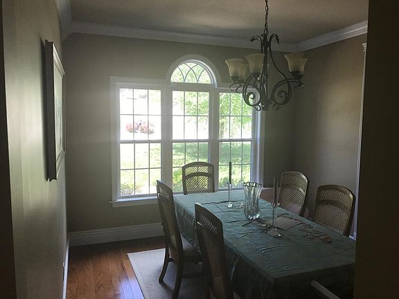 3rd image of 10326 Laurel Pointe Ln